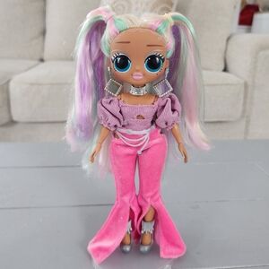 MGA LOL Surprise OMG Twist Queen Fashion Show Doll Pastel Colorful